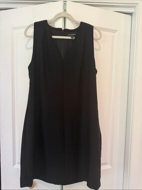 NWOT Banana Republic Minimalist Sleeveless Black Shift Dress